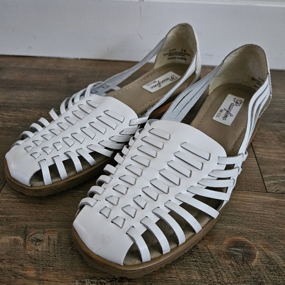 White Leather Women Sandals - Picture 5 of 12